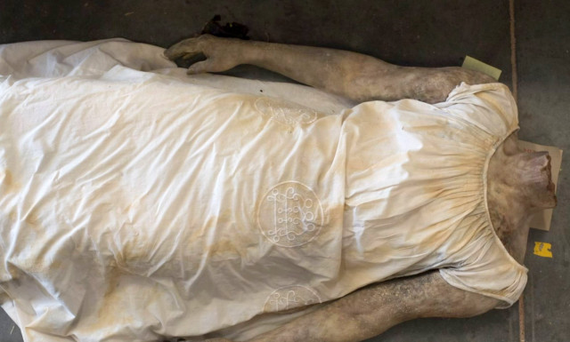 BTS: Hereditary (Photo 19)